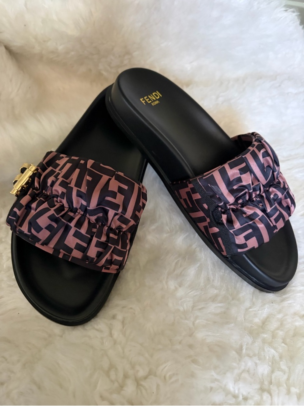 Fendi vertigo Monogram Slide Sandals - Picture 4 of 11